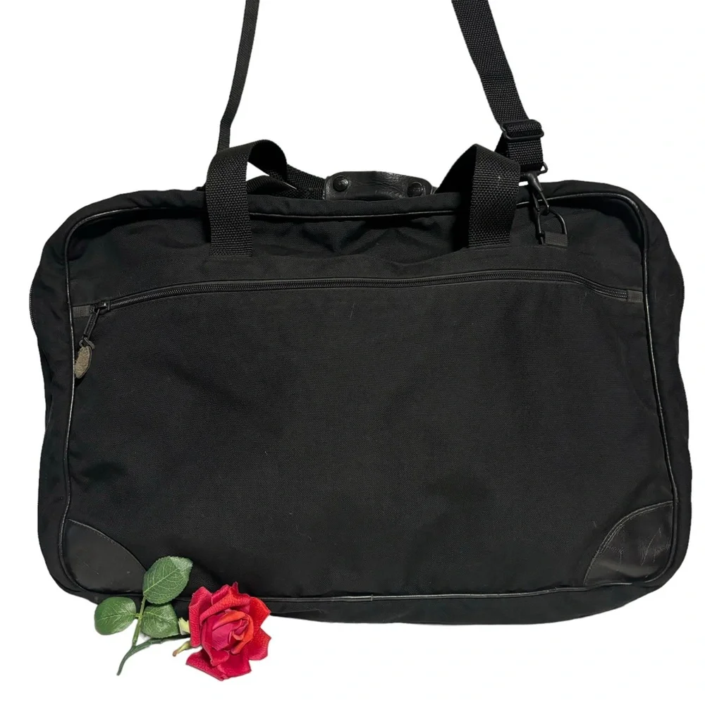 Soft Side Suitcase Travel Bag Black 21X14X8 Perfect Size Shoulder Strap EUC